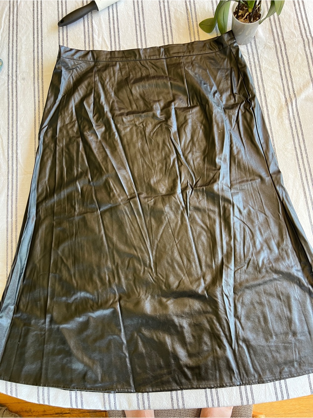 SHEIN Black Faux Leather A-Line Midi Skirt
